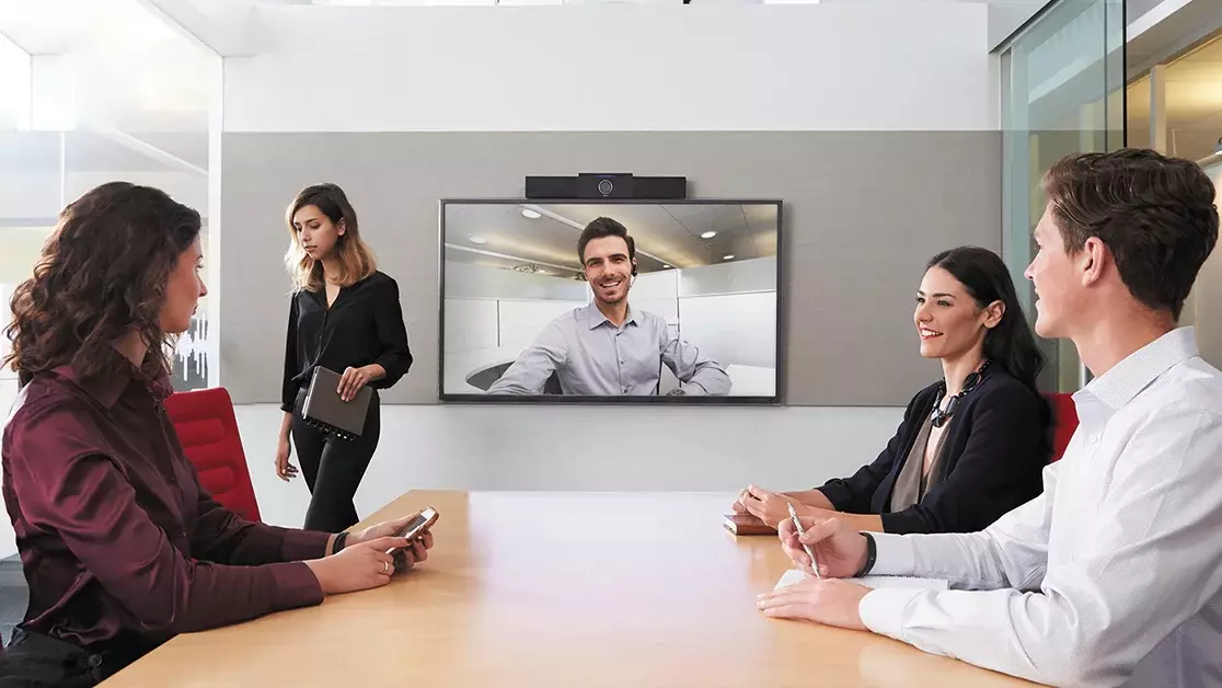 Videokonferenztechnik für Huddle Rooms mit Poly