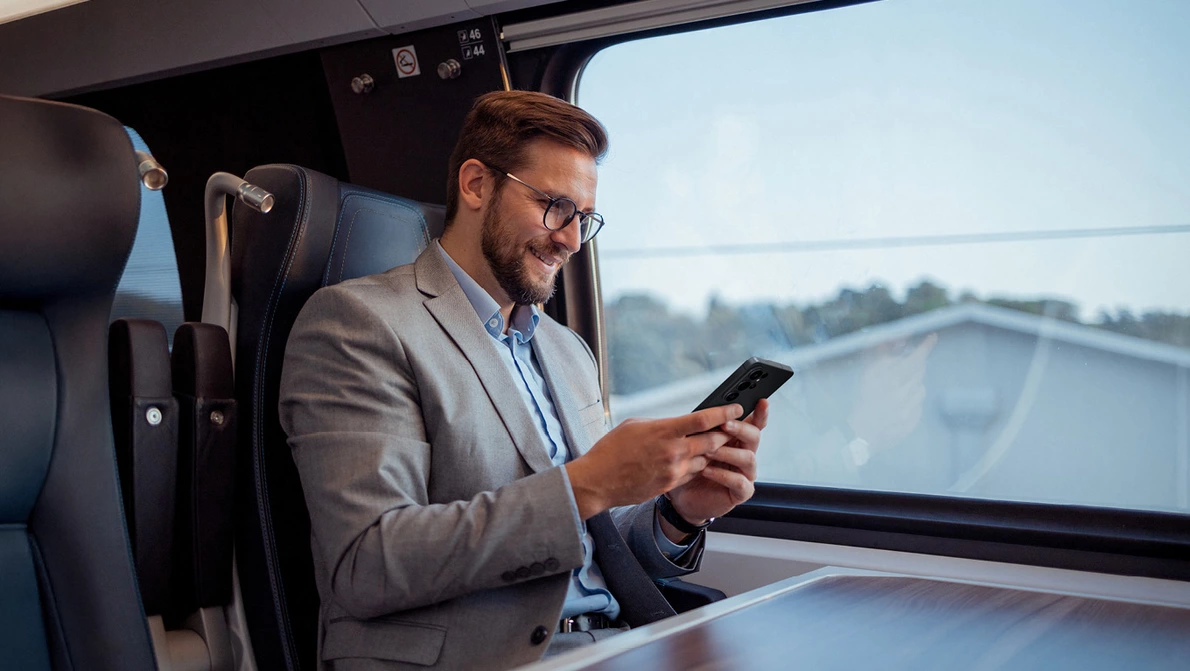 2026 02 Samsung Enterprise Launch Lifestyle 1360x766 3