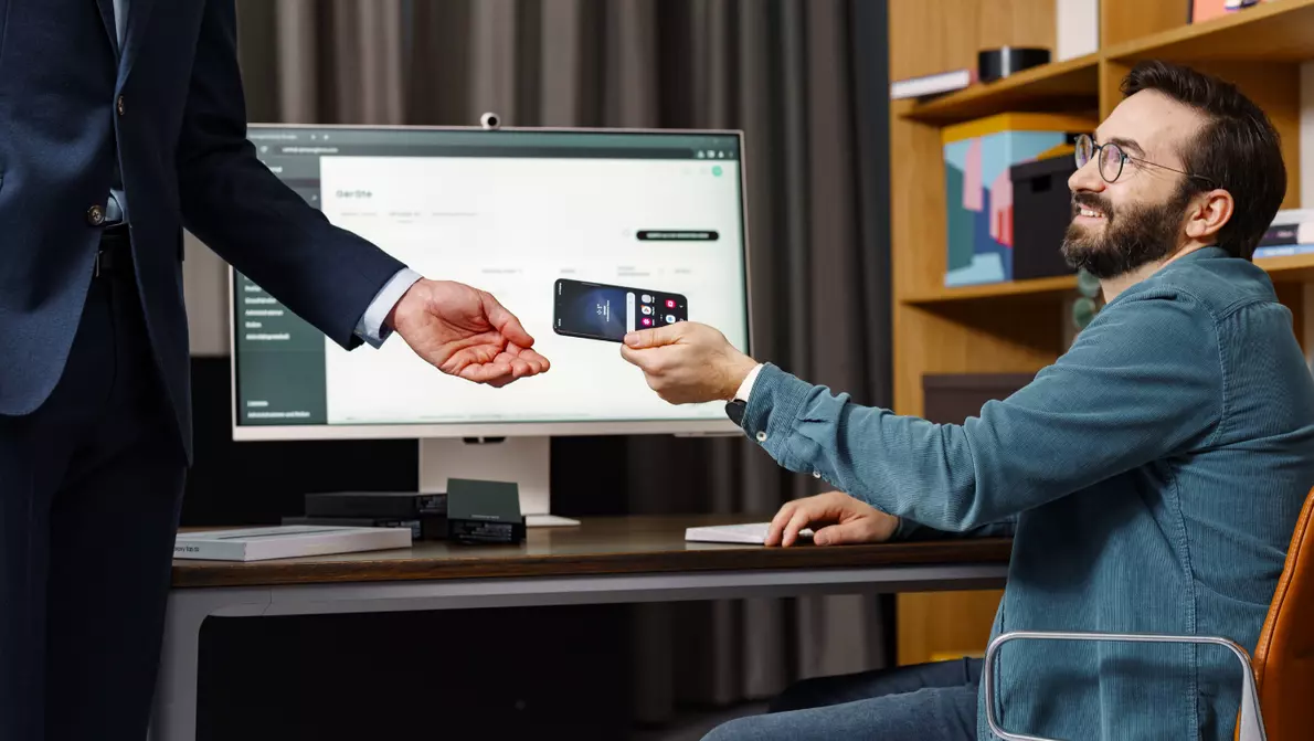 1360x766 Samsung Knox Lifestyle1 1360x766 Samsung Knox Lifestyle1