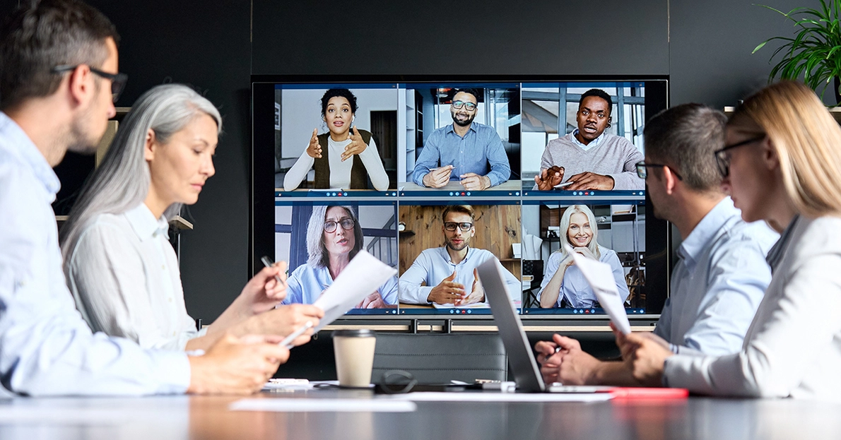 Hybrides Meeting durch moderne Videokonferenztechnik