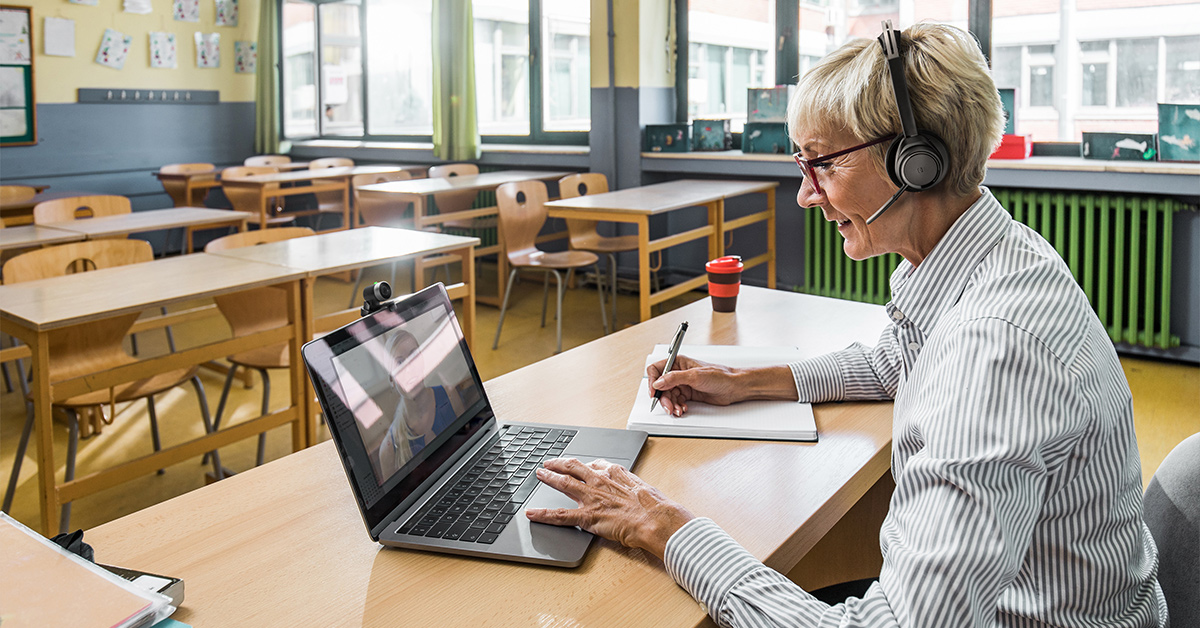 Virtueller Unterricht mit Headsets von Poly